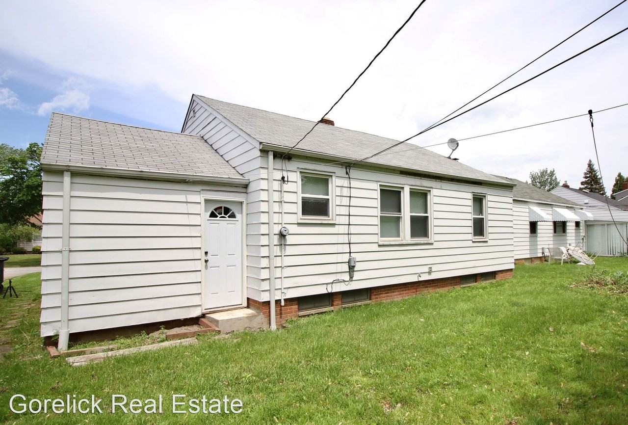 5240 Bridgewater Rd - Photo 3 of 10