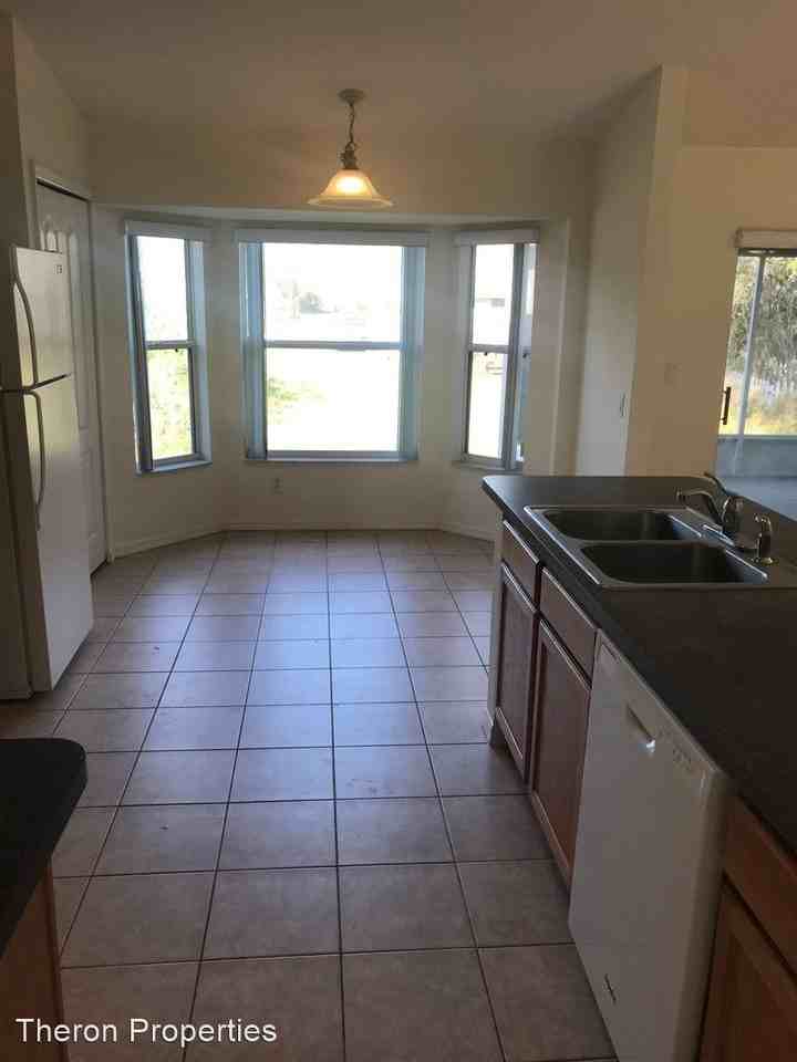 9083 100th Ave - Photo 3 of 12