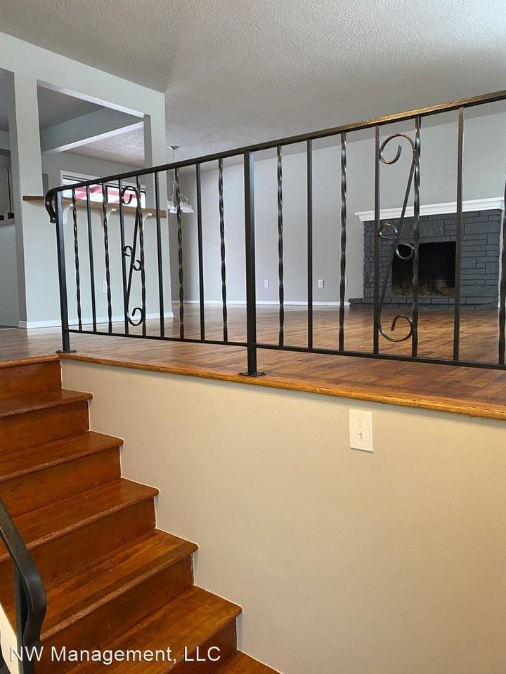 1404 W Gordon Ave - Photo 2 of 16