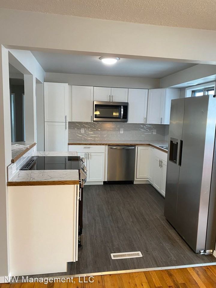 1404 W Gordon Ave - Photo 3 of 16