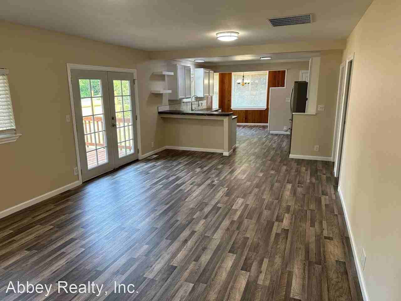 1330 7th Ave Se - Photo 3 of 27