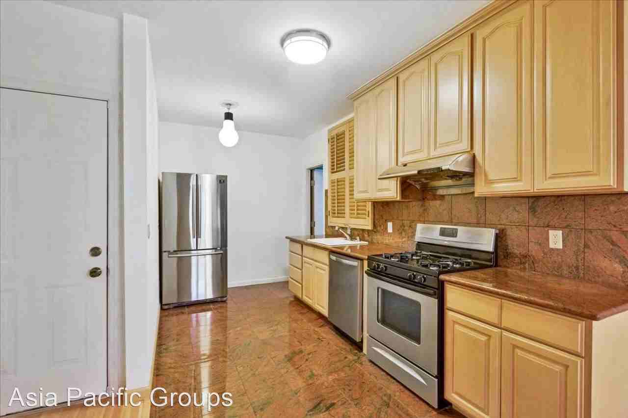 305307 Church St - Photo 3 of 23