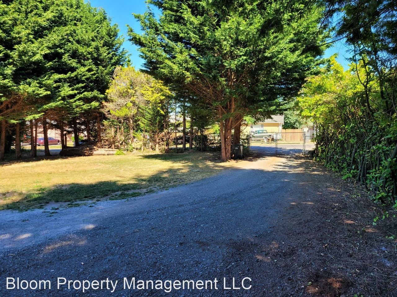 10216 Patterson St S - Photo 2 of 9