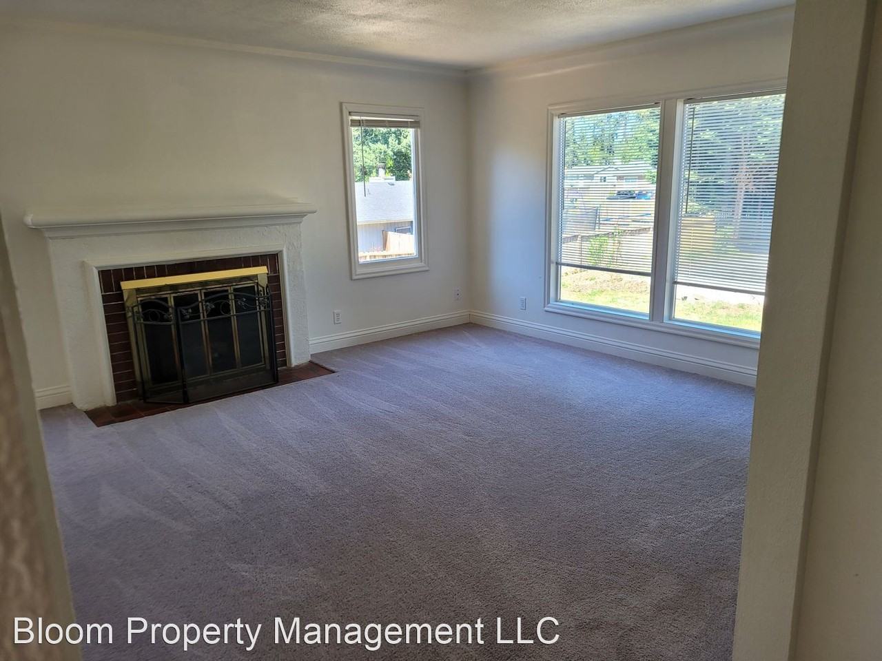 10216 Patterson St S - Photo 3 of 9