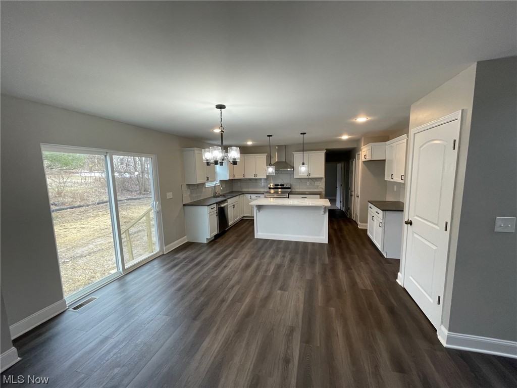 16703 Huron St - Photo 2 of 23