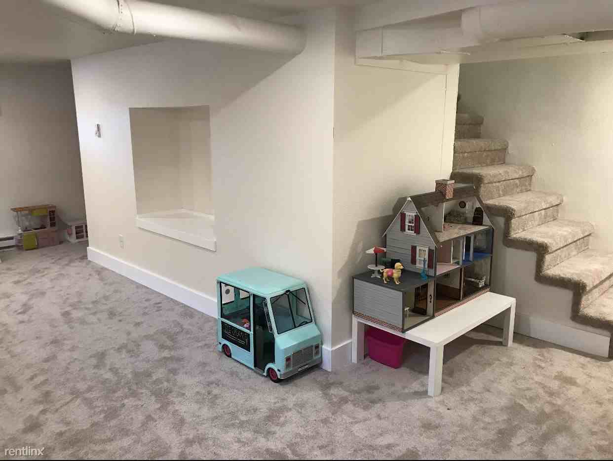 1100 W Magnolia St - Photo 2 of 2