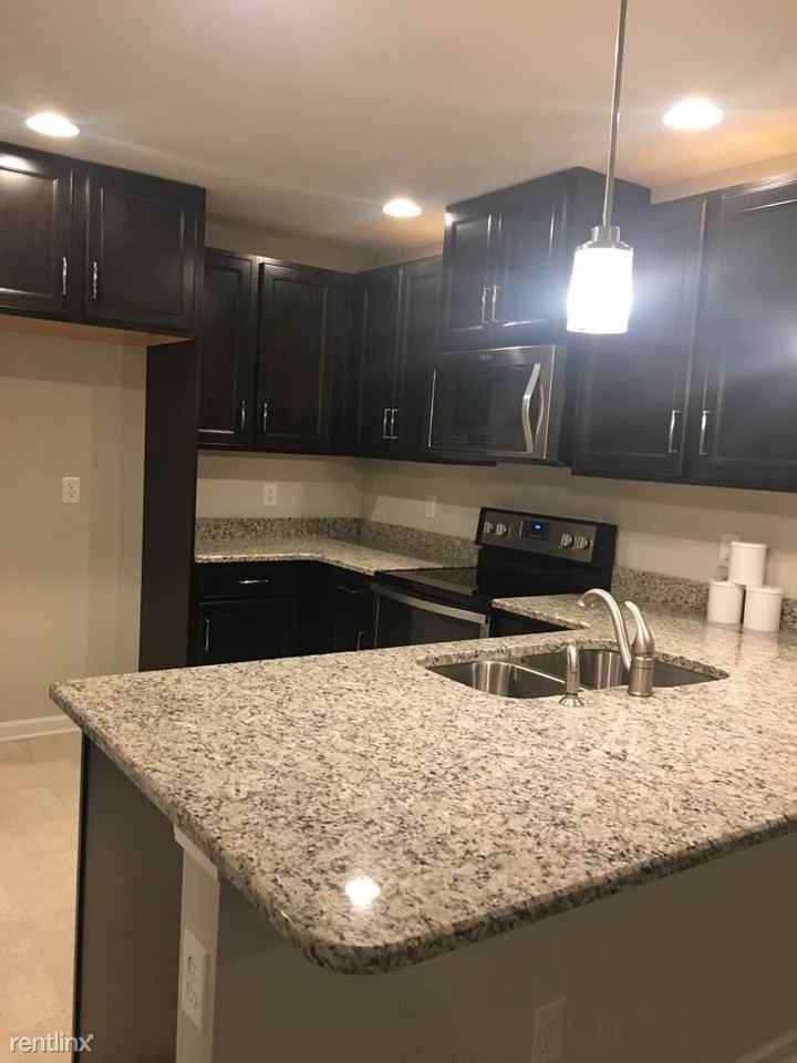 1822 Riverbirch Ln - Photo 3 of 12