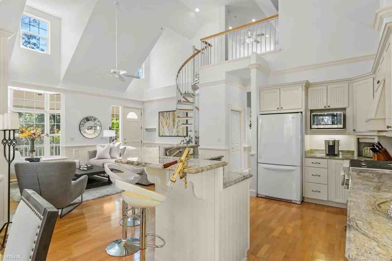 1441 S Whitehall Ln - Photo 3 of 31