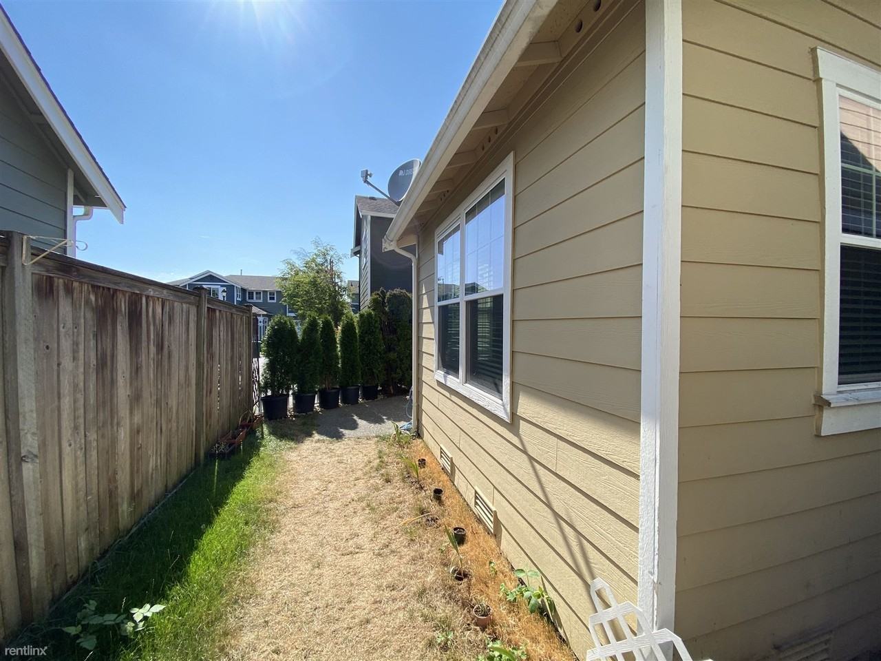 14361 Ne 189th Ct - Photo 3 of 3