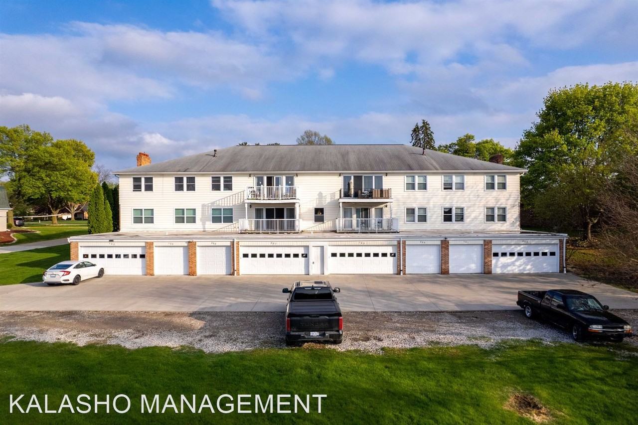 ONE11 COLLECTION - GRAND BLANC - Photo 2 of 8