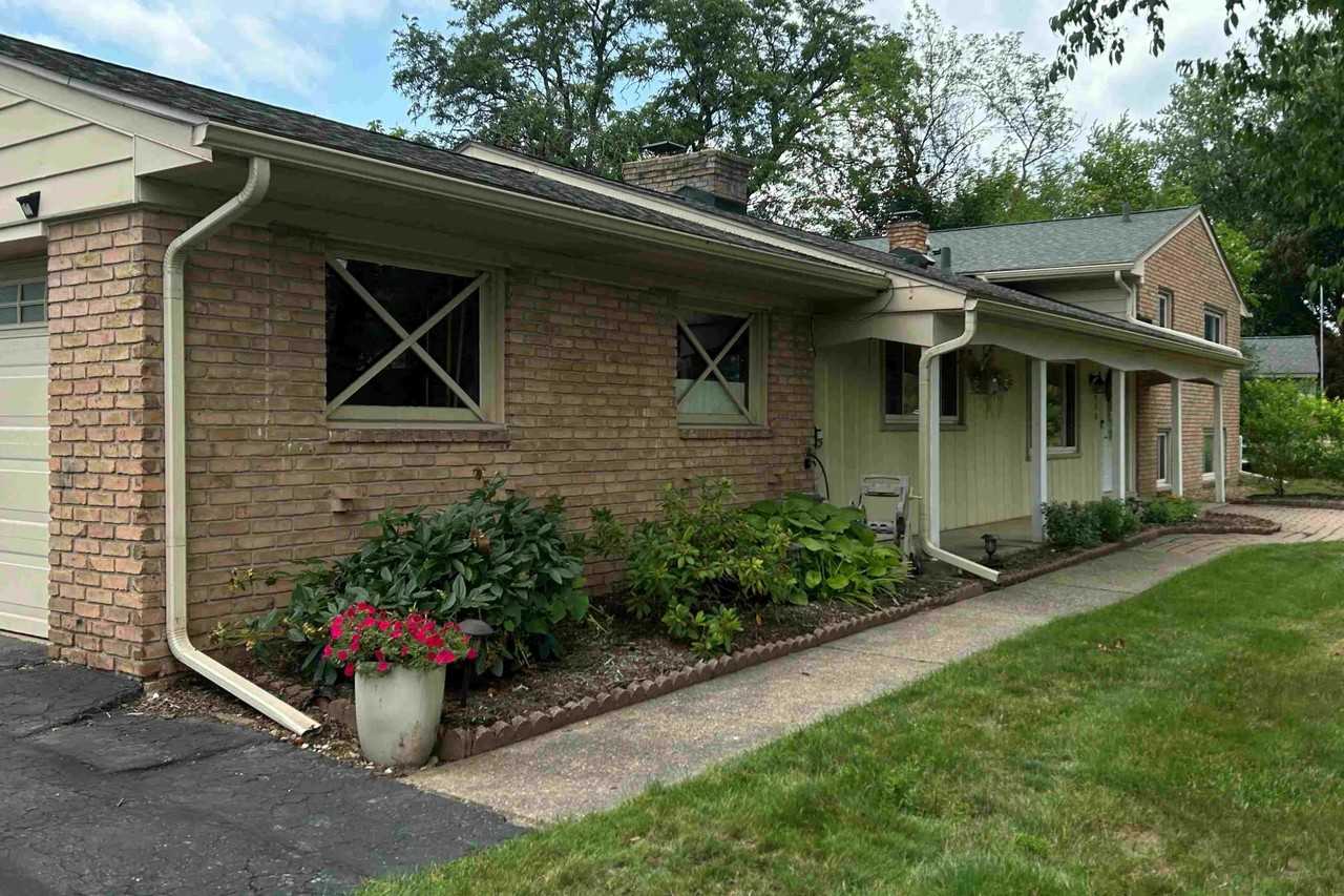 5940 Burnham Rd - Photo 2 of 22