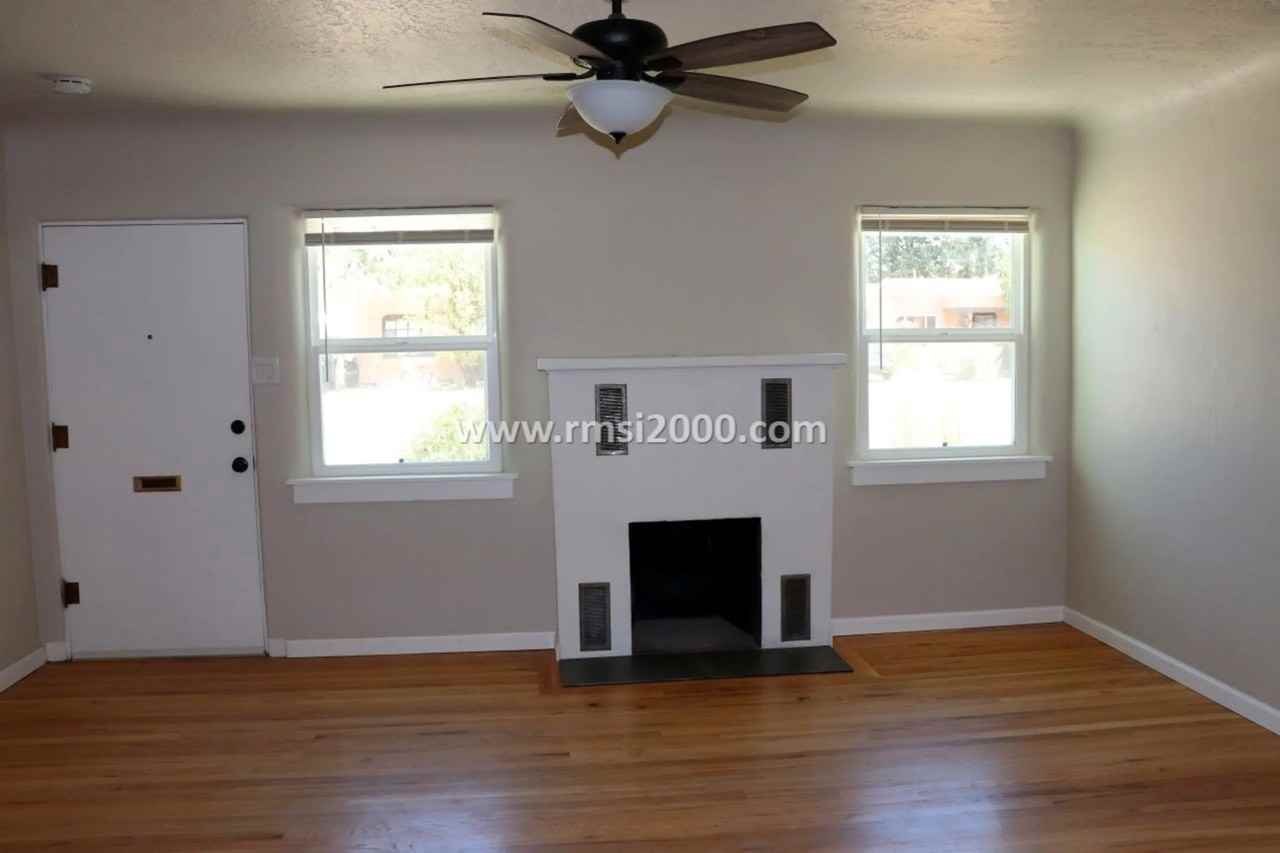 1217 Columbia Dr Ne - Photo 2 of 19