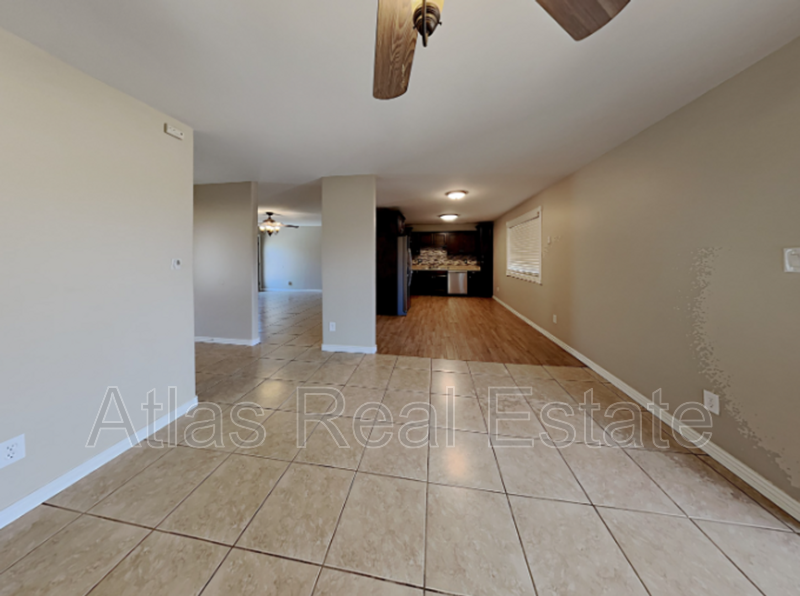 8432 W Columbus Ave - Photo 3 of 17