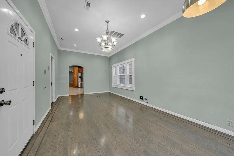 2109 E 15th St - Photo 3 of 22