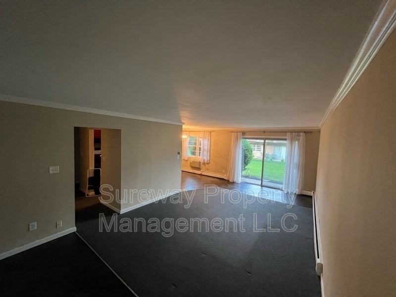 23 Old Millstone Dr - Photo 2 of 8