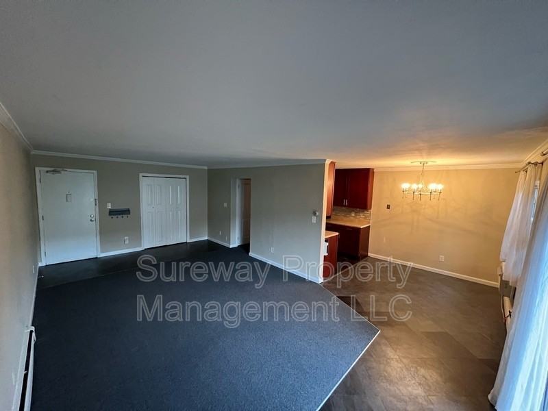 23 Old Millstone Dr - Photo 3 of 8