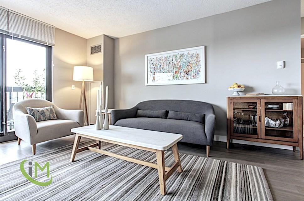 N Clark St #1903 - Photo 2 of 10