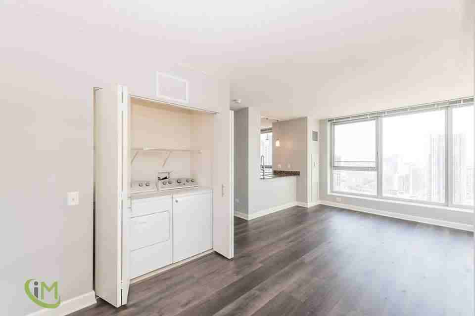 N Canal St #0610 - Photo 3 of 9