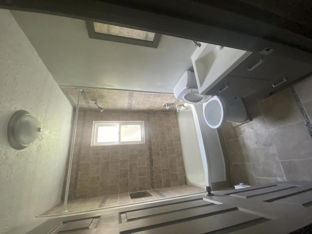 412 W Parkwood Dr - Photo 5 of 8