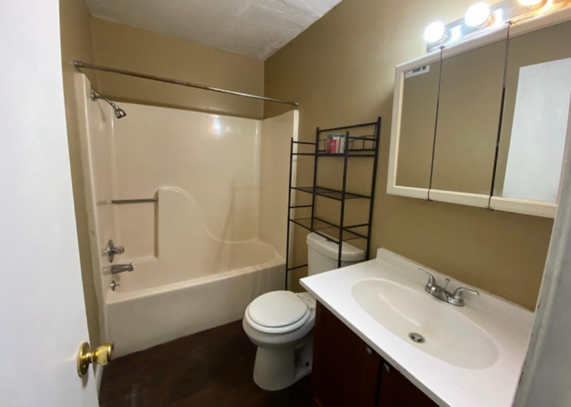 111 Hardwood Ct #C - Photo 3 of 4