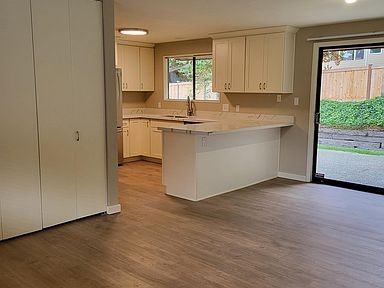 17211 Ne 42nd St #NA - Photo 3 of 6