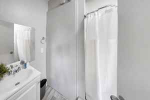 featured image of Warren Dr