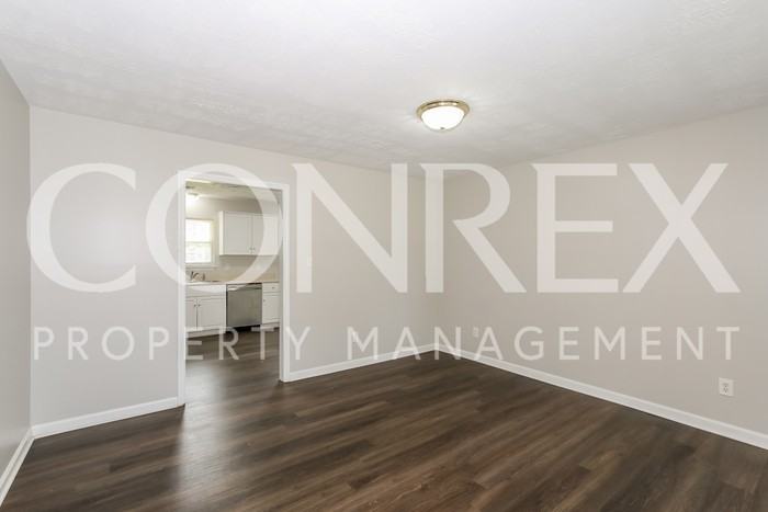 2806 Dearing Dr - Photo 3 of 12