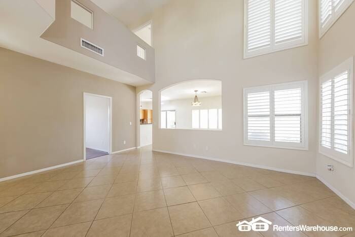 10823 W Monte Vista Rd - Photo 3 of 20