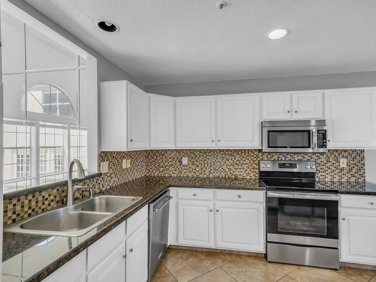 11889 N 113th Pl #NA - Photo 3 of 19