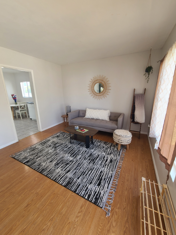 804 South v Avenue - Photo 3 of 17