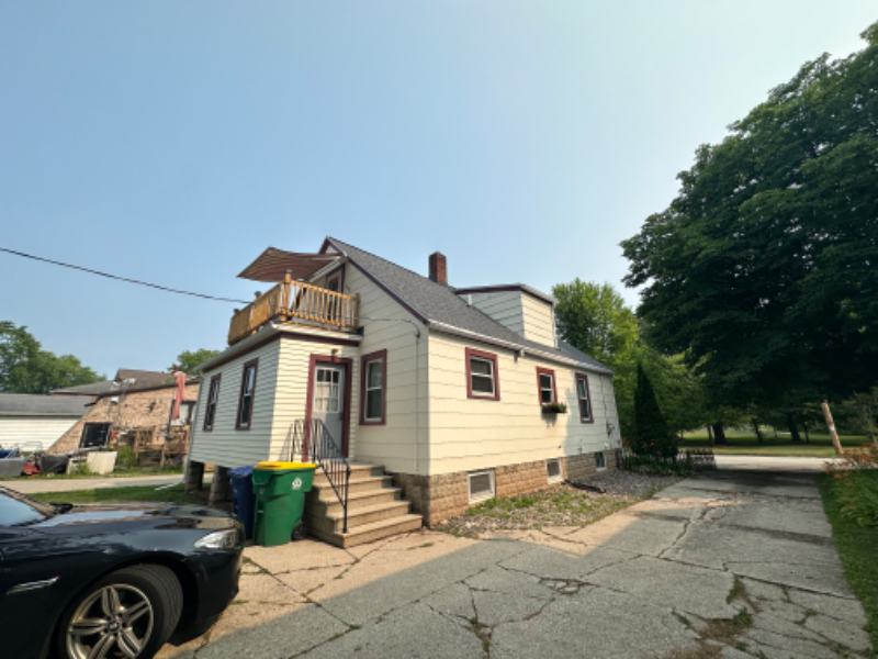 1446 Porlier St #2UPSTAIRS - Photo 3 of 20