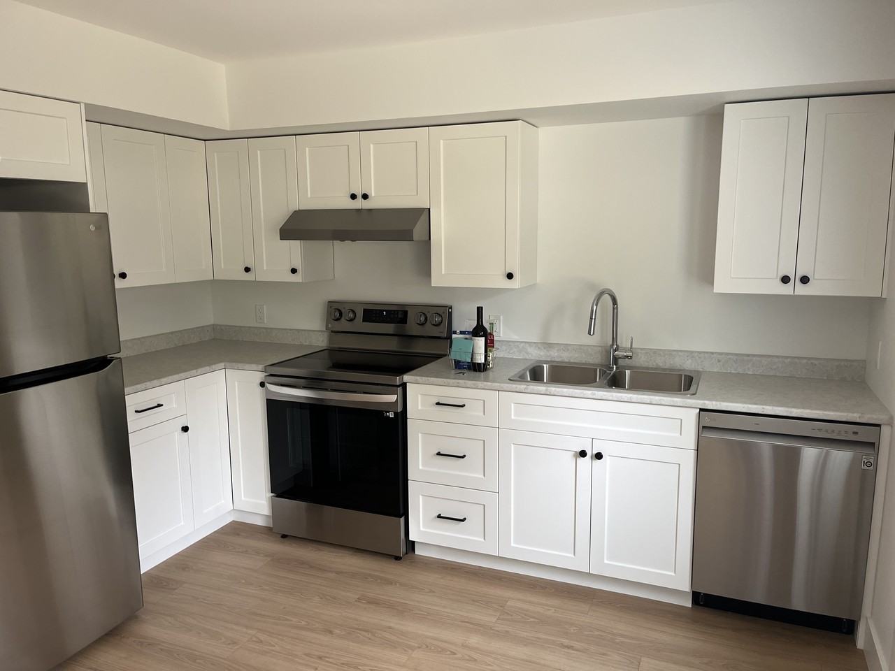 270 Prince John Way - Photo 2 of 8