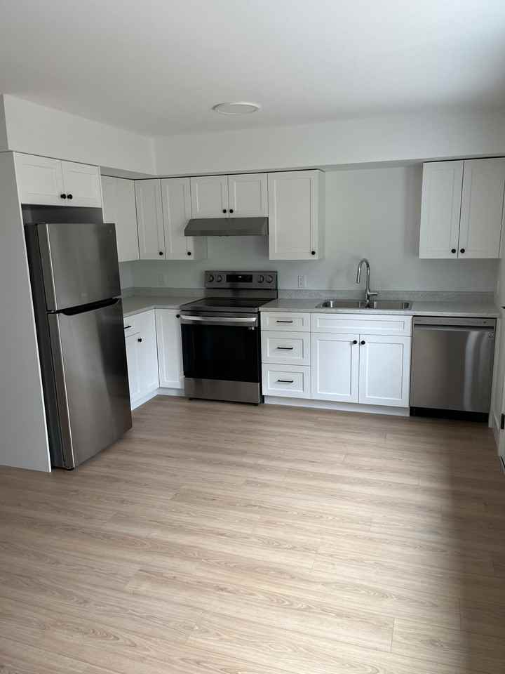 270 Prince John Way - Photo 3 of 8