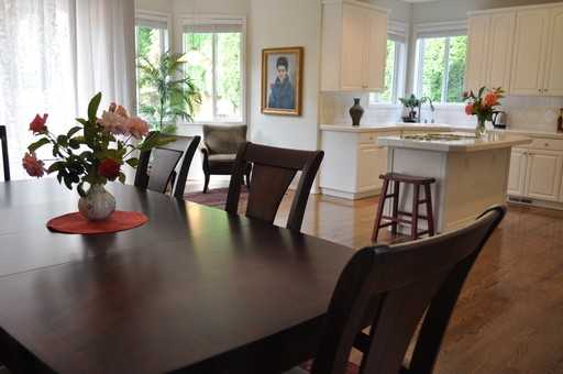 2328 SW Willow Pkwy - Photo 3 of 9