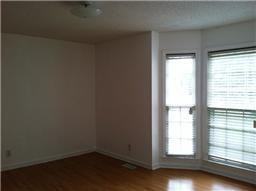 1153 Woodbridge Dr - Photo 3 of 8