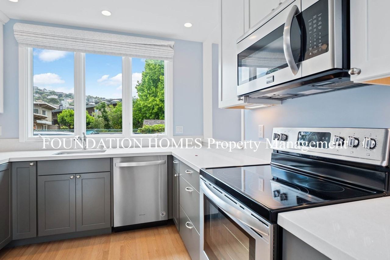 7 Cove Road Pl - Photo 3 of 12