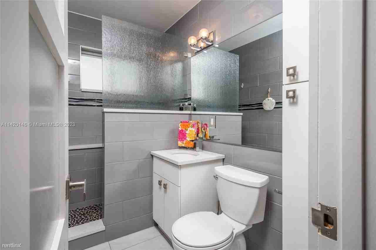 3400 N Surf Rd - Photo 3 of 13