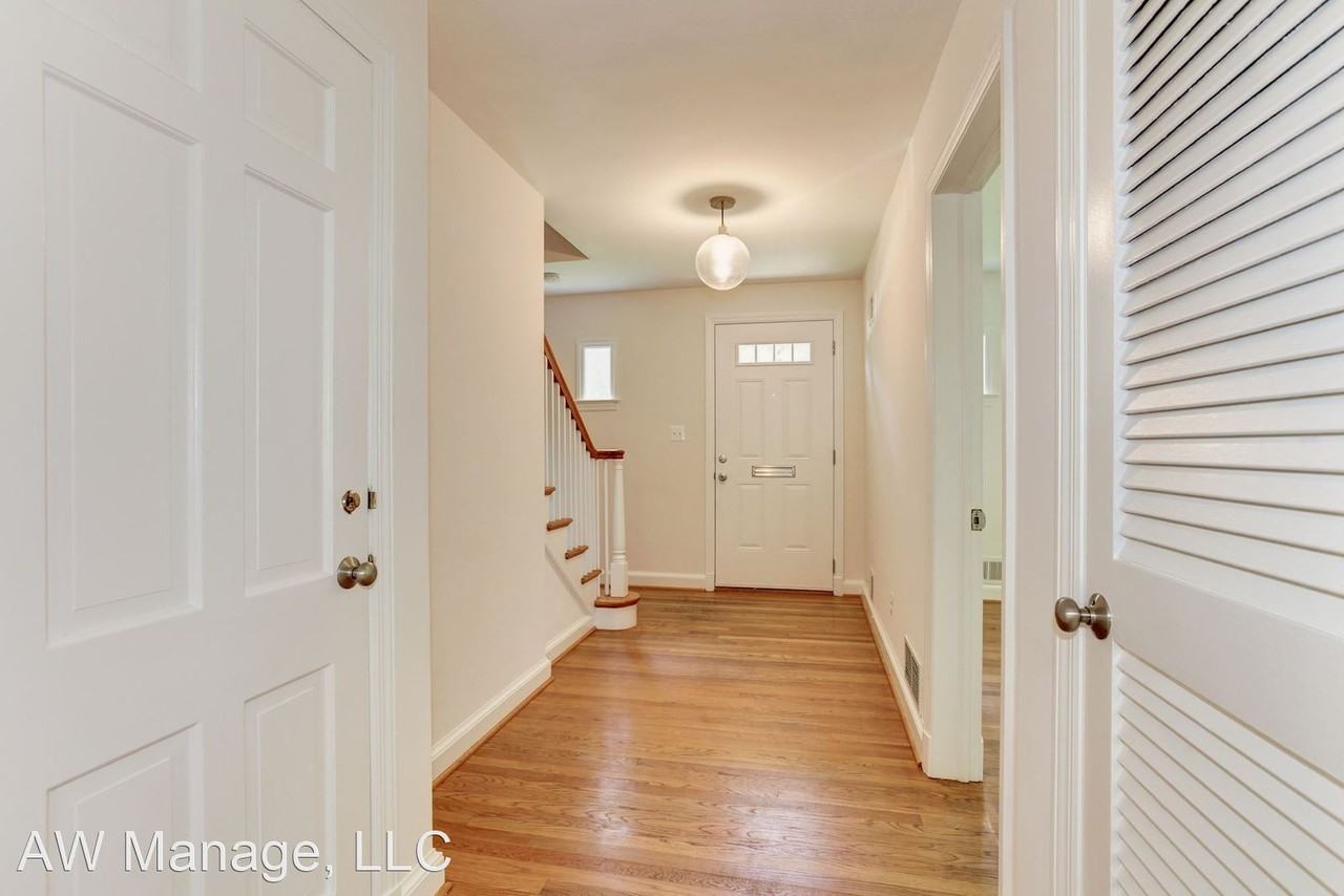 2825 29th Pl Nw - Photo 2 of 34