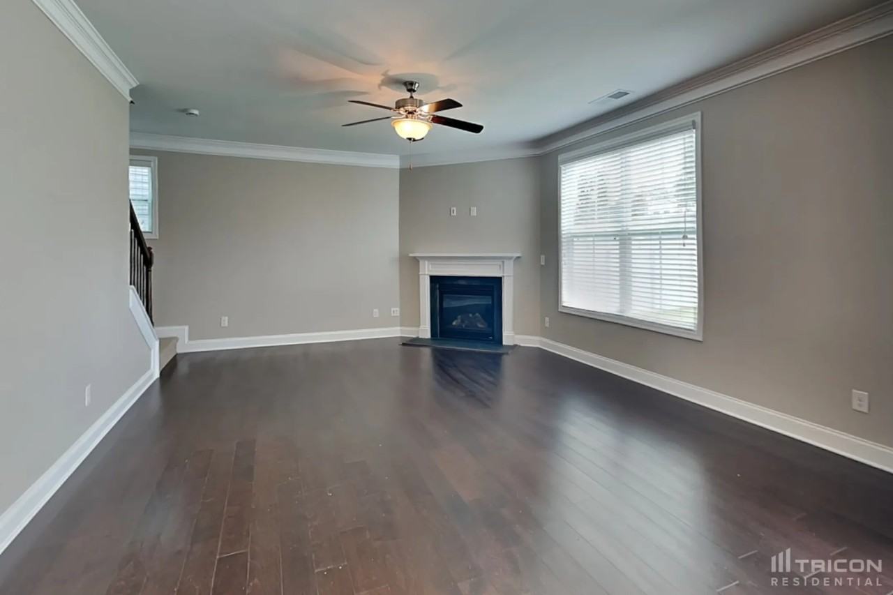 3913 Norman View Dr - Photo 3 of 18