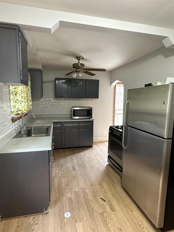 18116 Wildwood Ave - Photo 3 of 10