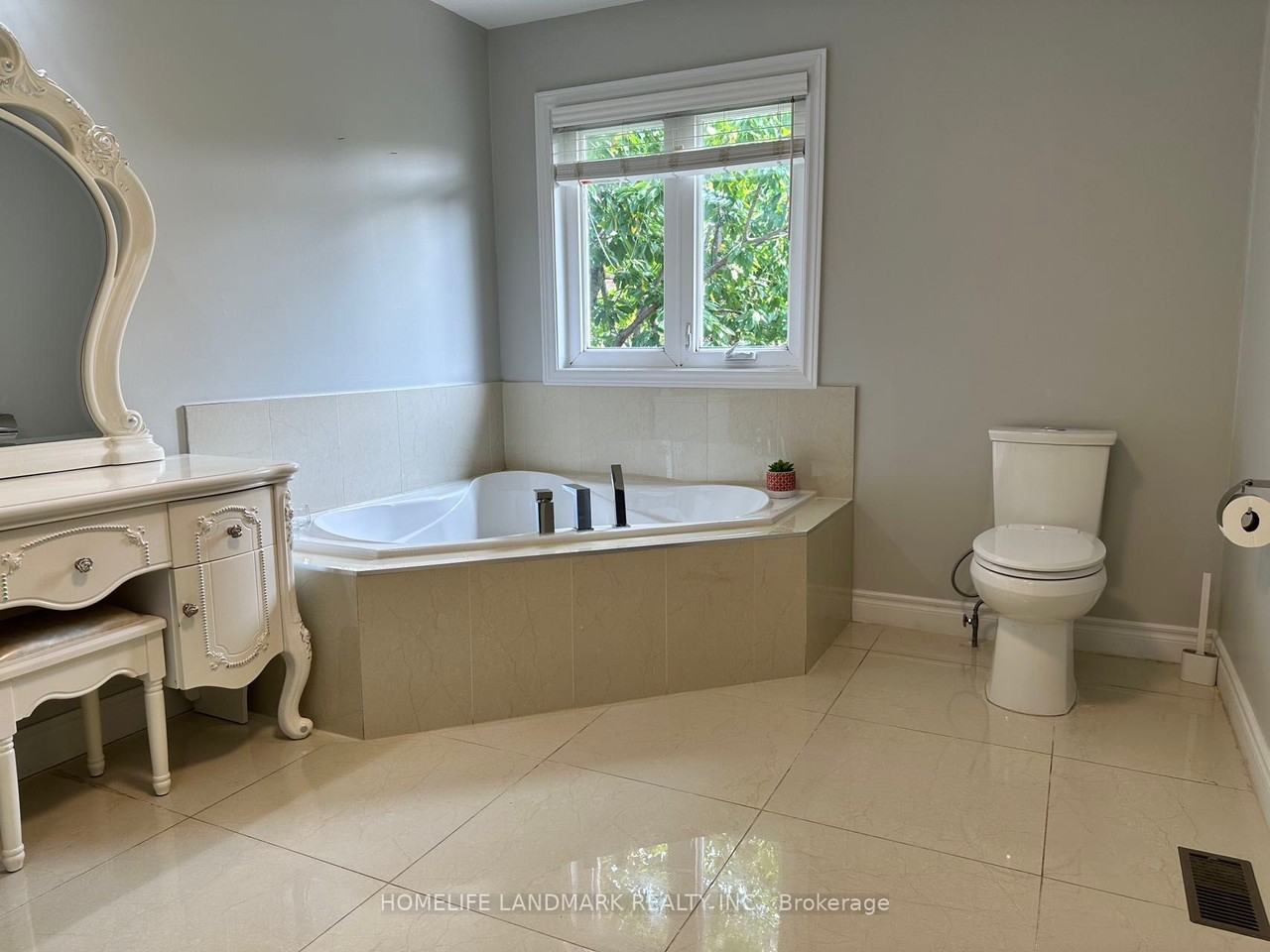 213 Madison Heights Boulevard ## - Photo 2 of 6