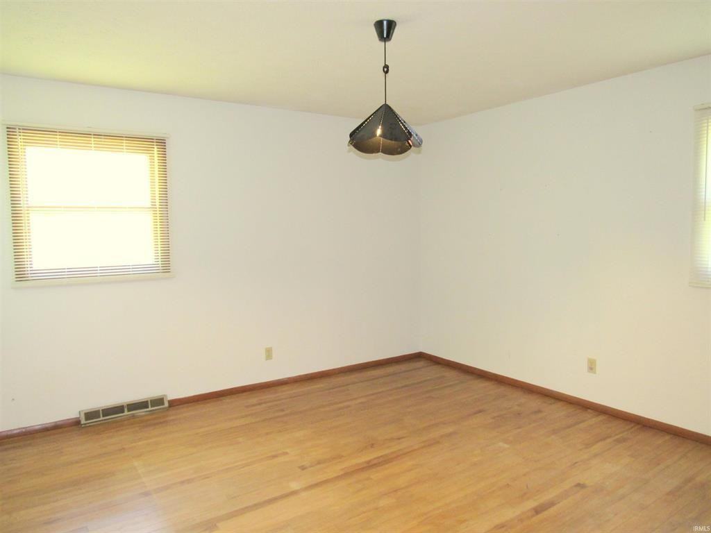 4401 E Cambridge Ct #NA - Photo 3 of 5