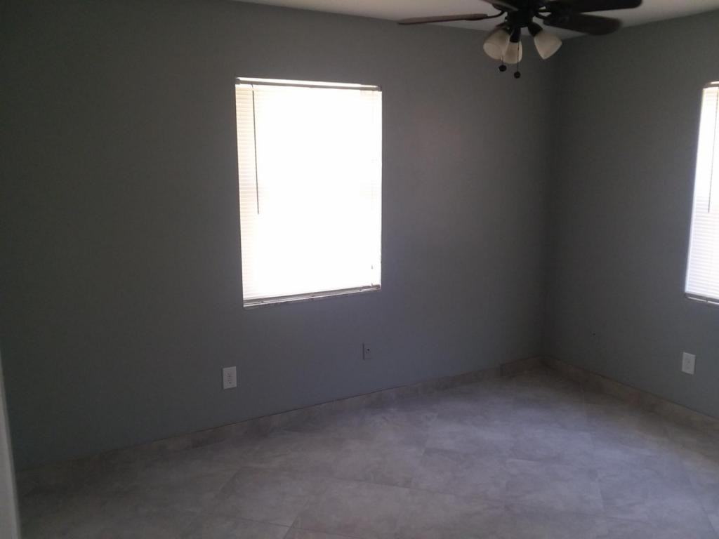1373 Woodbine St - Photo 2 of 5