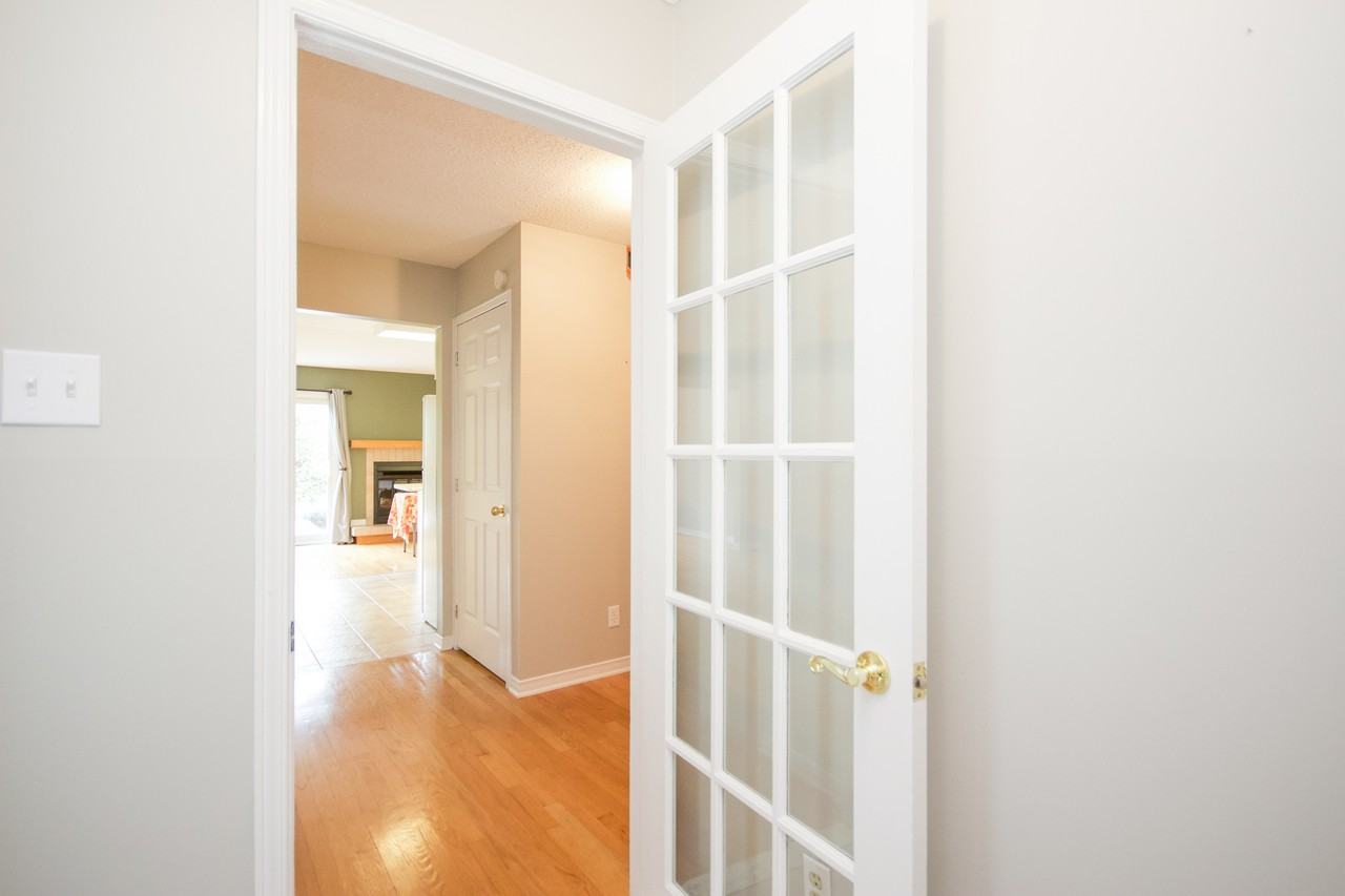 487 Princess Louise, Orleans  4 BEDS 2.5 BATH - Photo 3 of 50