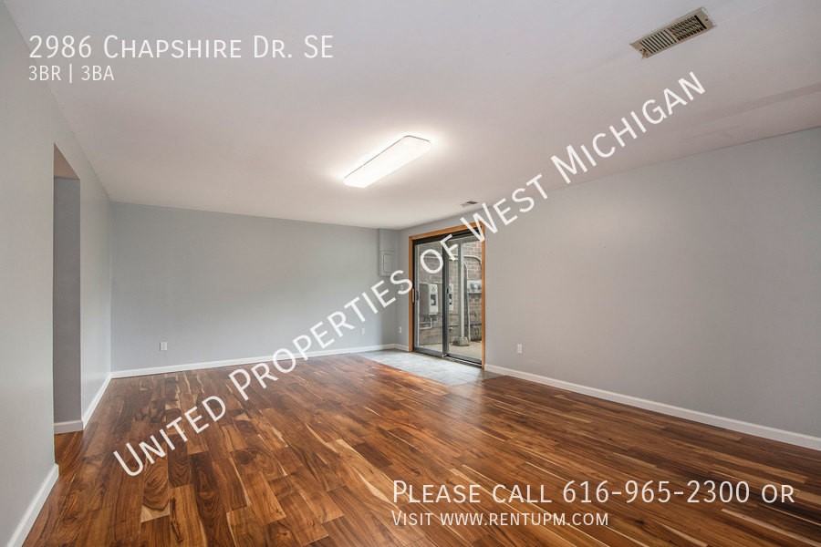 2986 Chapshire Dr Se - Photo 2 of 22