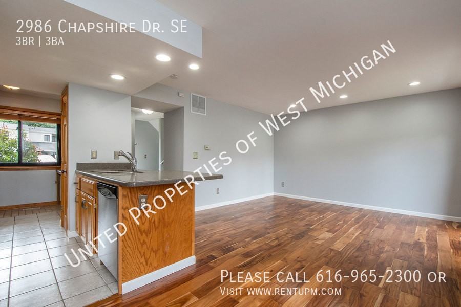 2986 Chapshire Dr Se - Photo 3 of 22