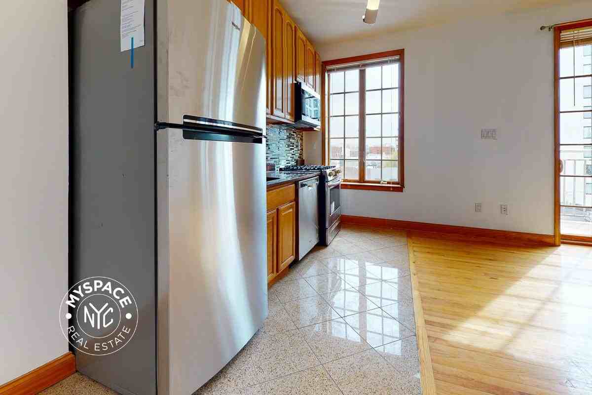 187 18th St #3B - Photo 5 of 7