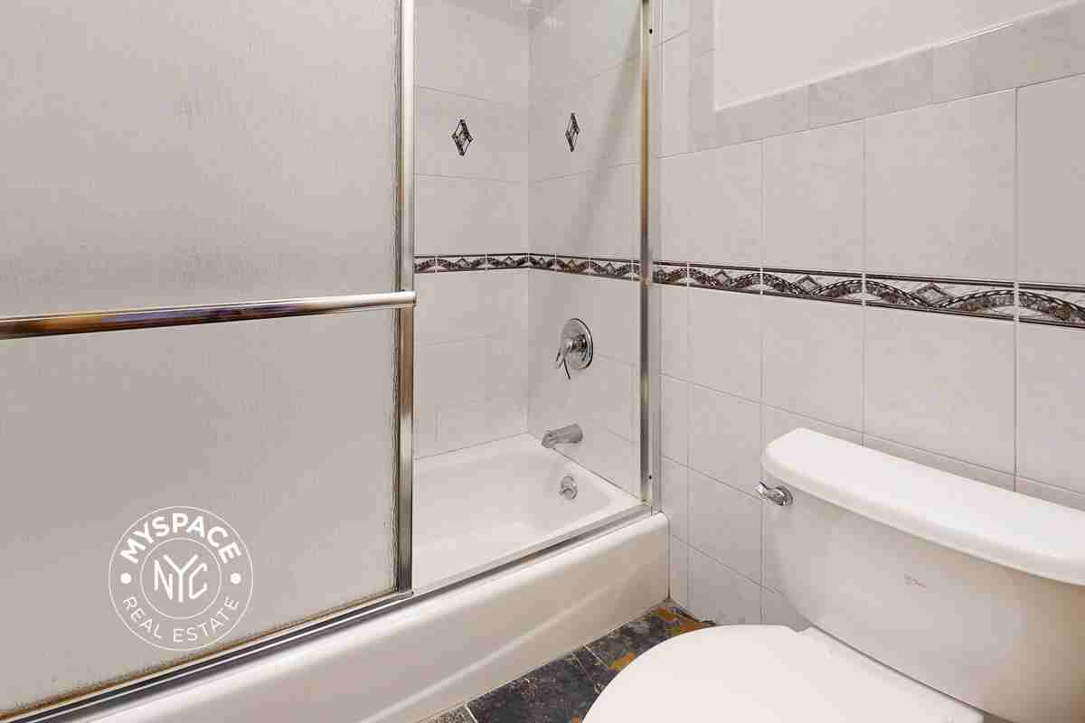 187 18th St #3B - Photo 6 of 7