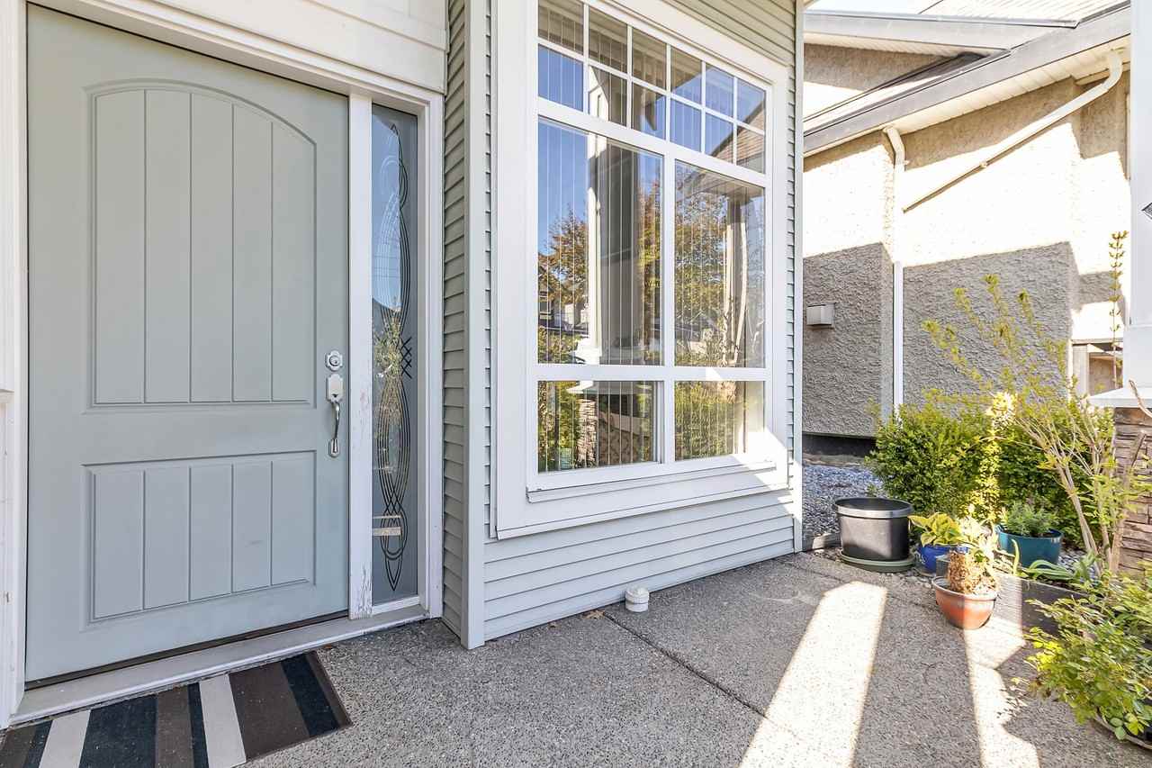 11251 87A Avenue - Photo 3 of 18