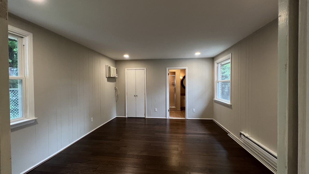 614 Argyle Rd #NA - Photo 3 of 16